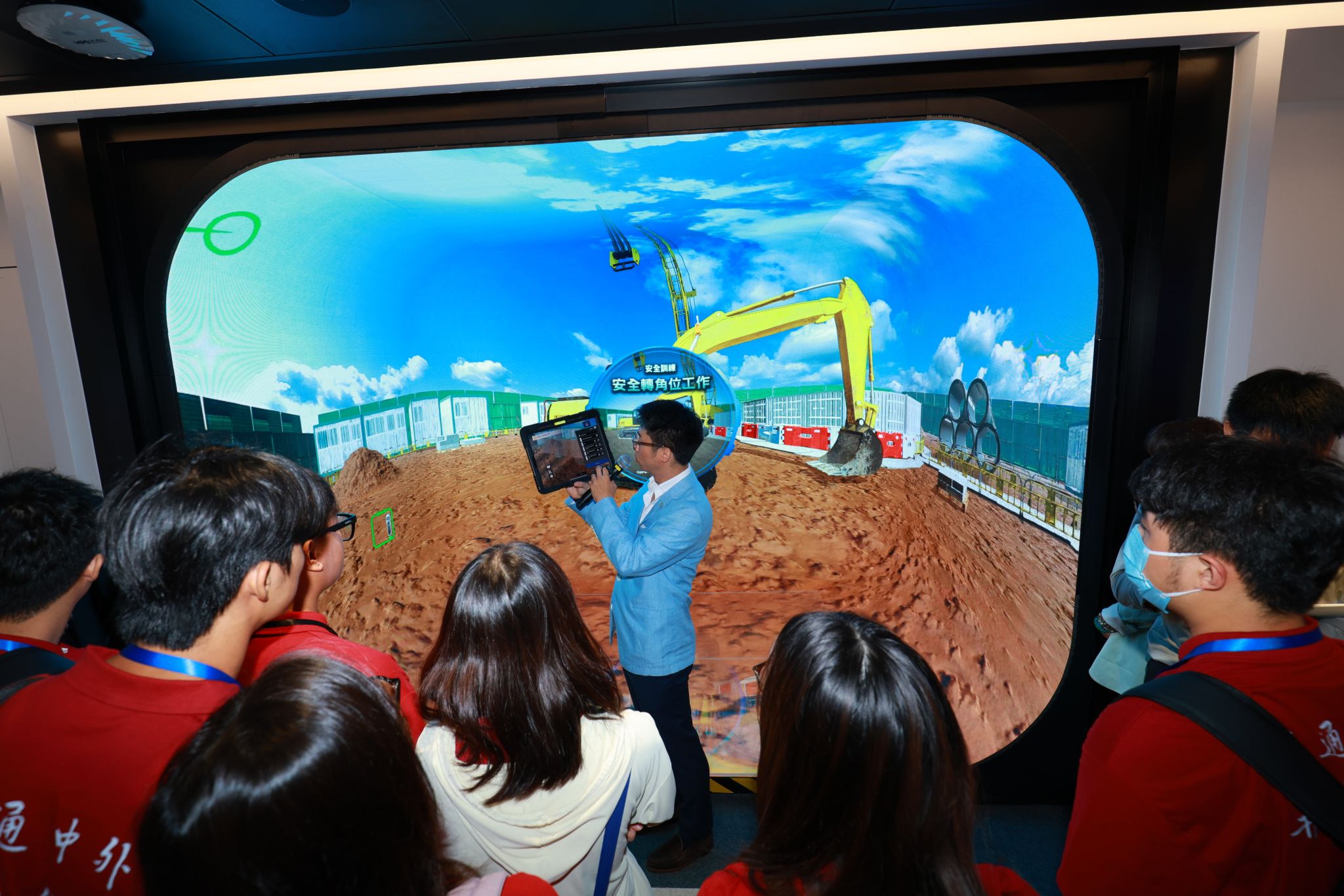 拜访香港建造业议会，了解土木建筑行业发展情况.jpg