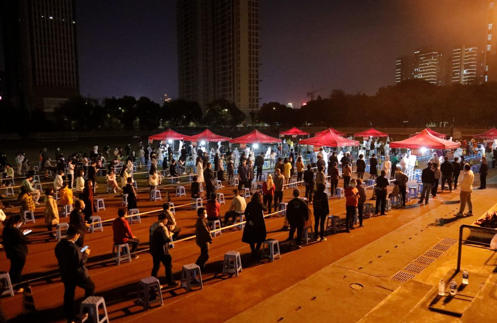 beat365中文在线官网泉州校区连夜完成首轮全员核酸检测.jpg