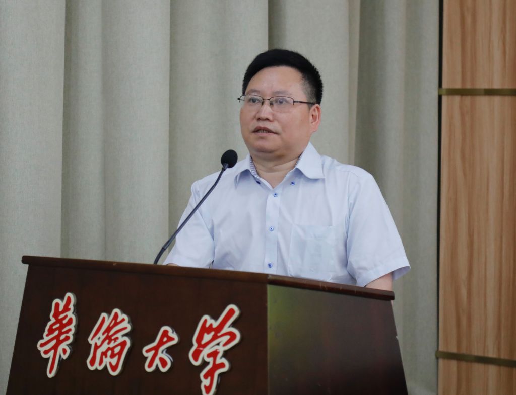 2021换届大会上作表态发言.jpg