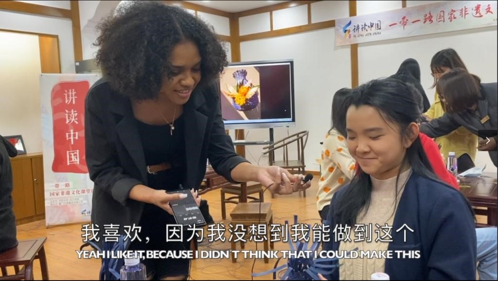 “海外新声代”作品《我在中国学绝技》截图.jpg