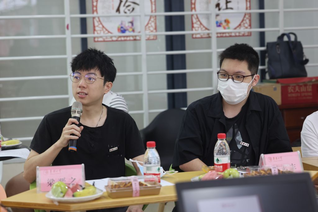 学生发言3.JPG